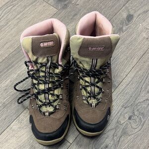 Hi-Tec Women's Brown and Olive Winter Boots